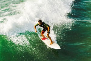 欧宝体育官网-Faker回归赛场，绝杀首场状态亮眼，利物浦观众沸腾！